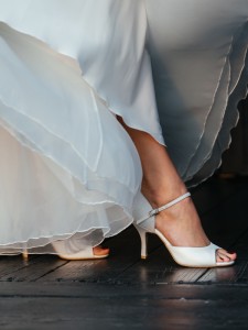 pg9-1a white and silver leather